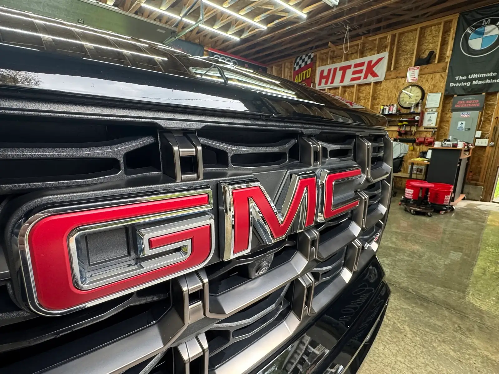 The GMC Canyon's grille up close after the detail